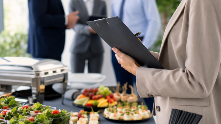 Na co zwrócić uwagę, wybierając catering dla firmy?